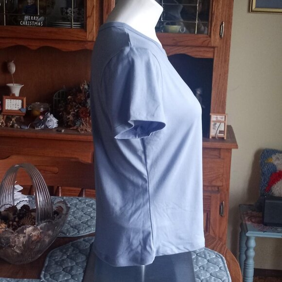 Refuge Graphic Tee - Picture 3 of 6